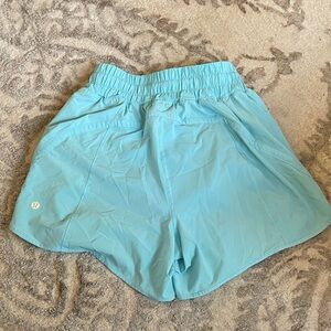 Lululemon Track That MR 5" Lined Short Icing Blue size 6